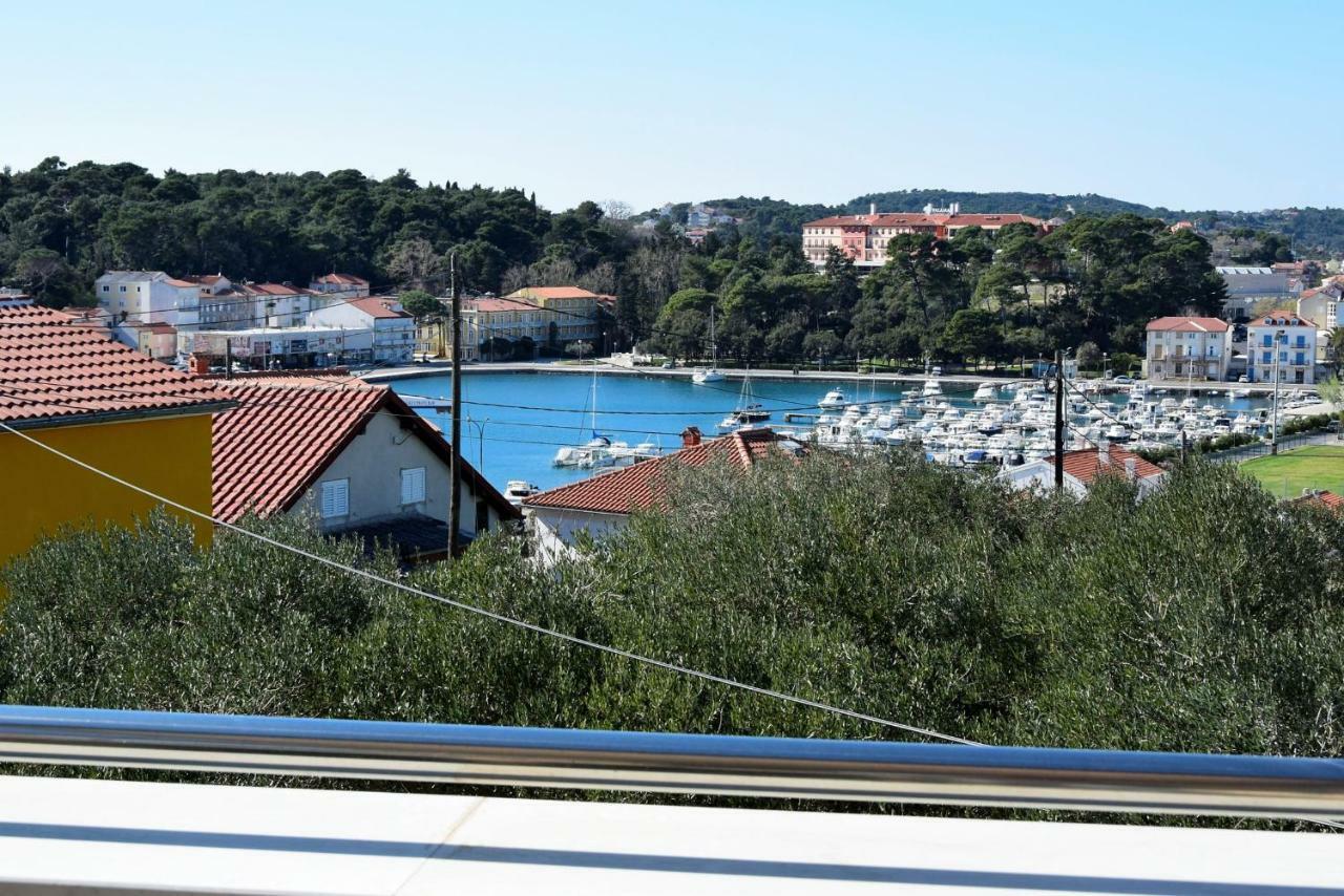 Miramar Apartments Banjol Bagian luar foto