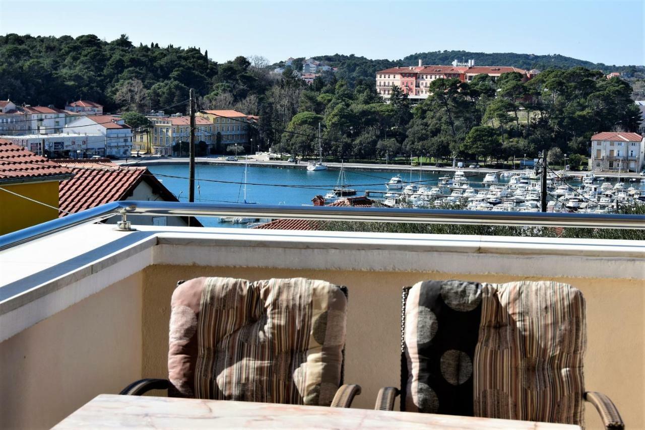 Miramar Apartments Banjol Bagian luar foto